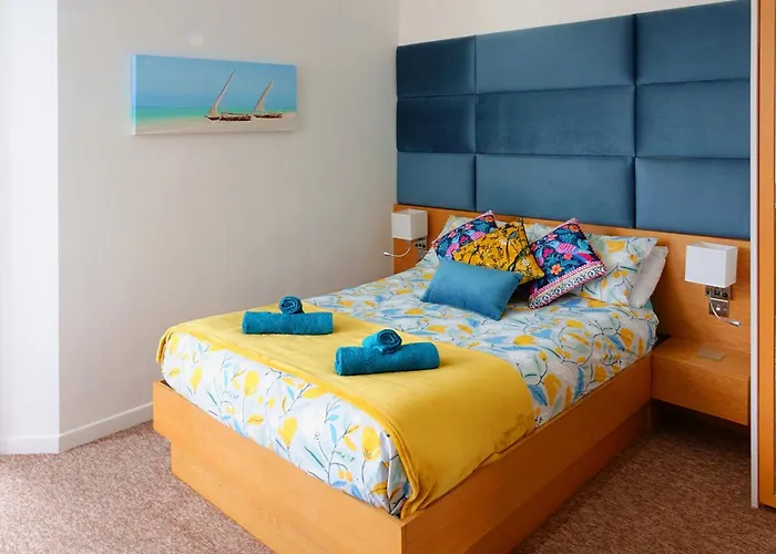 A Beautiful Apartment With Stunning Sea Views & Private Balcony